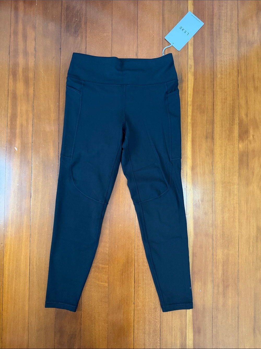 High-Waist Black Stretch Leggings with Side Pockets